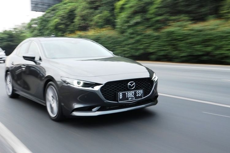 Tes drive Mazda3 sedan dan hatchback