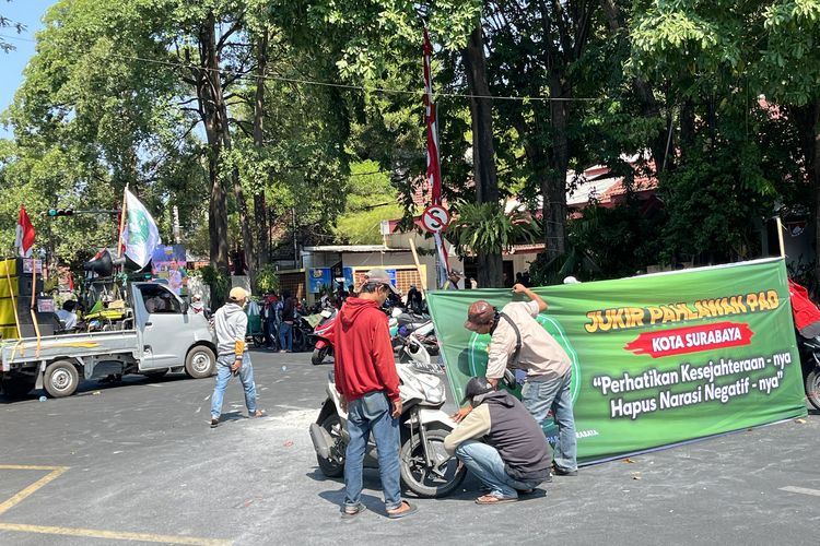 Dishub Surabaya Bantah Jukir Harus Setor Uang Tunai Setiap Hari