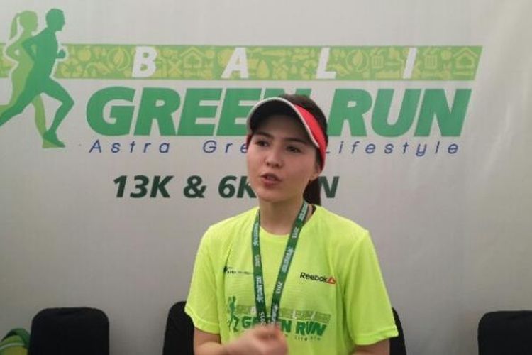 Artis Olivia Jensen mengikuti lomba lari Bali Green Run 2015 kategori 6k di Gianyar, Bali, Minggu (31/5/2015).