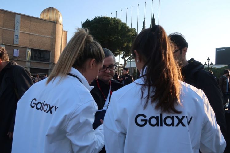 Suasana detik-detik jelang peluncuran Samsung Galaxy S9 dan S9 Plus di Hall 1 Fira Montjuic, Barcelona, Spanyol, Minggu (25/2/2018).