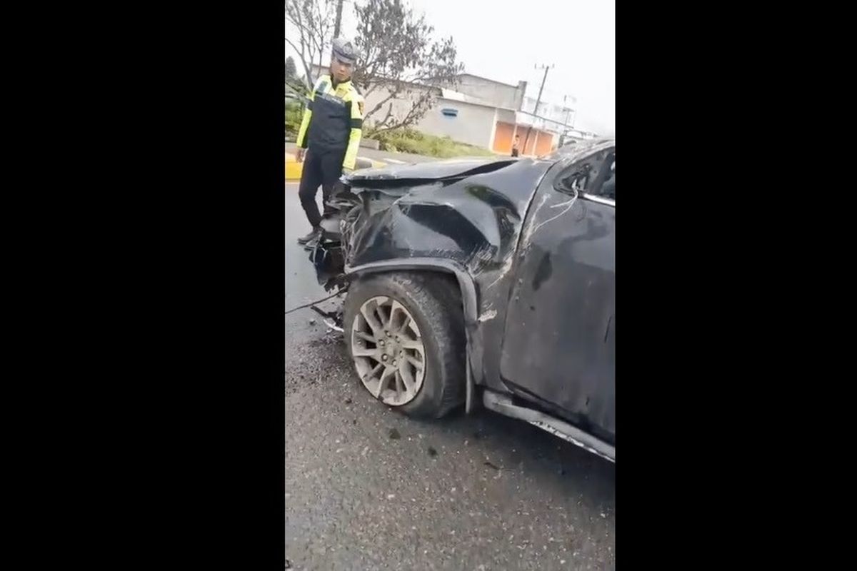 Sopir Diduga Mengantuk, Mobil Bupati Luwu Utara Alami Kecelakaan  