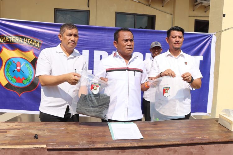 Polisi memaparkan kasus petugas pengisi ATM mencuri uang Rp 65 juta di Kabupaten Serdang Bedagai, Sumatera Utara, Rabu (6/6/2024) 