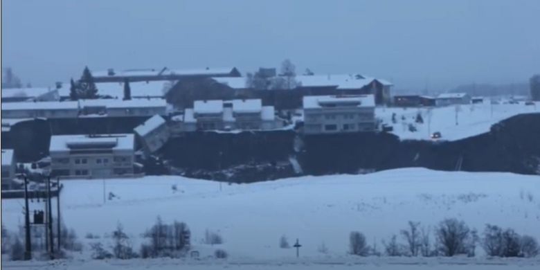 Tanah longsor di utara kota Oslo, Norwegia pada Rabu (30/12/2020).