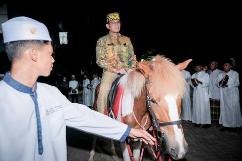 Sandiaga Sebut Umrah dan Haji Peluang Usaha Kreatif Santri di Penyangga IKN