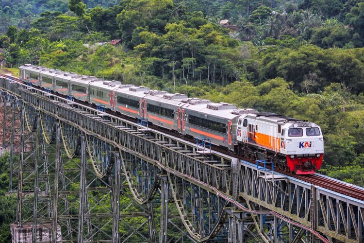 Ilustrasi kereta api. Pembelian tiket kereta masa angkutan Lebaran bisa dilakukan mulai 26 Februari 2023.