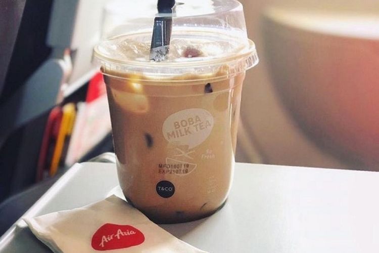Minuman boba yakni bubble milk tea kini menjadi sajian di dalam (in flight menu) untuk penumpang maskapai AirAsia Thailand. 