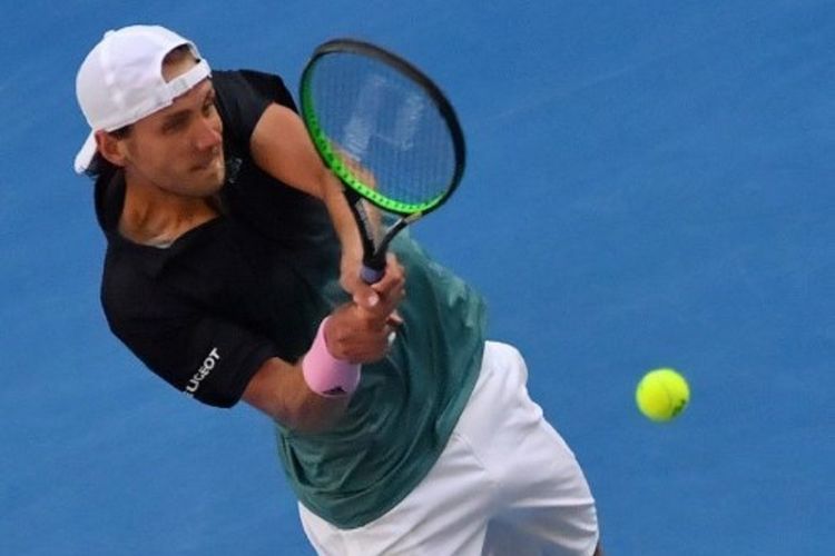 Petenis Perancis, Lucas Pouille, mengalahkan petenis Kanada, Milos Raonic, untuk melaju ke semifinal Australian Open 2019.
