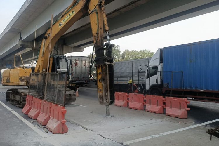 Ilustrasi perbaikan jalan tol Jakarta-Cikampek