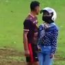 Cerita Istri Masuk Lapangan Bola Jemput Suami di Cilacap: Janjinya Pulang Sabtu, tetapi...