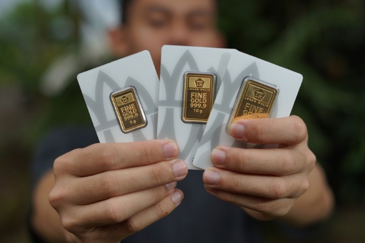 Harga emas Antam hari ini. Harga emas batangan Antam yang dijual di Pegadaian tercatat menembus angka Rp 2.006.000 per gram pada Sabtu (14/6/2025). 
