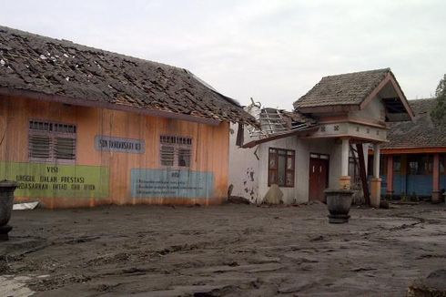 Abu Vulkanik Rusak 17 Gedung Sekolah di Malang