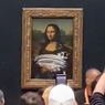 Lukisan Mona Lisa Diolesi Kue oleh Pria yang Menyamar Jadi Perempuan Tua