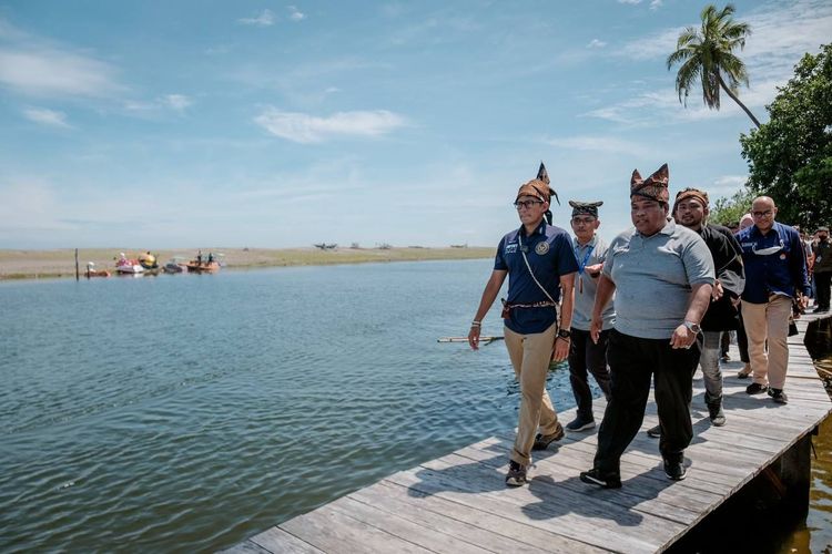 Menparekraf Sandiaga Uno mengunjungi Desa Wisata Green Talao Park (GTP) Ulakan di Kabupaten Padang Pariaman, Sumatera Barat