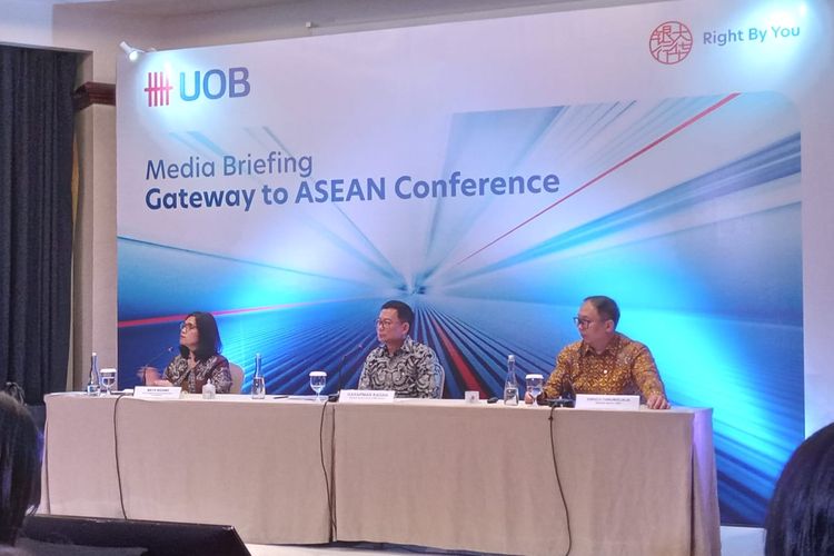 Konferensi Pers ?Road to UOB Gateway to ASEAN Conference 2023? di The Ritz Carlton Mega Kuningan, Senin (9/10/2023).