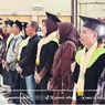 Cerita Romli Anak Petani Pernah Kesulitan Bayar UKT, Kini Jadi Wisudawan Terbaik UIN Madura
