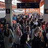 Keluhkan Perubahan Rute, Penumpang KRL: Sudah Capek Kerja Seharian, Harus Berdesak-desakan Lagi Saat Transit