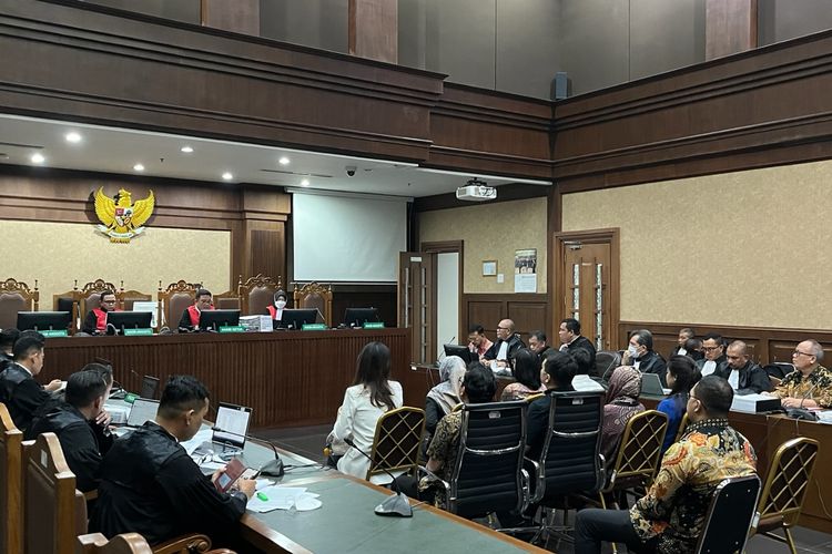 Sembilan saksi hadir dalam sidang dugaan pemerasan dan gratifikasi yang menjerat mantan Menteri Pertanian (Mentan) Syahrul Yasin Limpo (SYL) di Pengadilan Tipikor Jakarta, Rabu (29/5/2024). Saksi ini terdiri dari keluarga SYL, pejabat Kementan, dan elite Partai Nasdem.