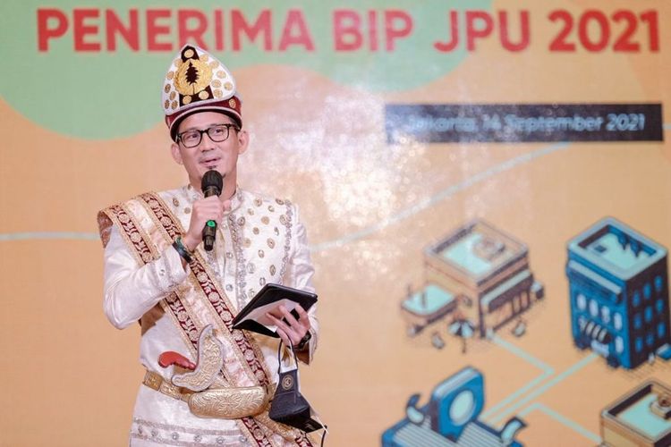 Sandiaga Uno dalam acara penyerahan BIP JPU DOK. pedulicovid19.kemenparekraf.go.id