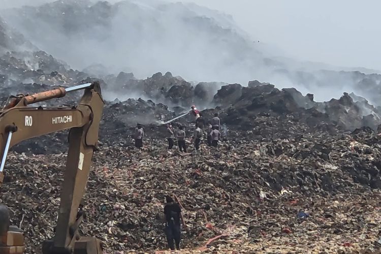 Gubernur Banten: Tinggi Gunungan Sampah TPA Jatiwaringin Setara Gedung 7 Lantai