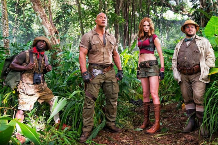 Kevin Hart, Dwayne Johnson, Karen Gillan, dan Jack Black dalam film Jumanji: Welcome to the Jungle.
