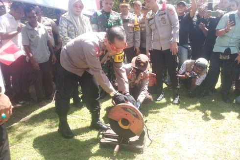 Kapolda NTB Musnahkan 15 Pucuk Senpi Rakitan dari 2 Daerah Bentrok di Bima