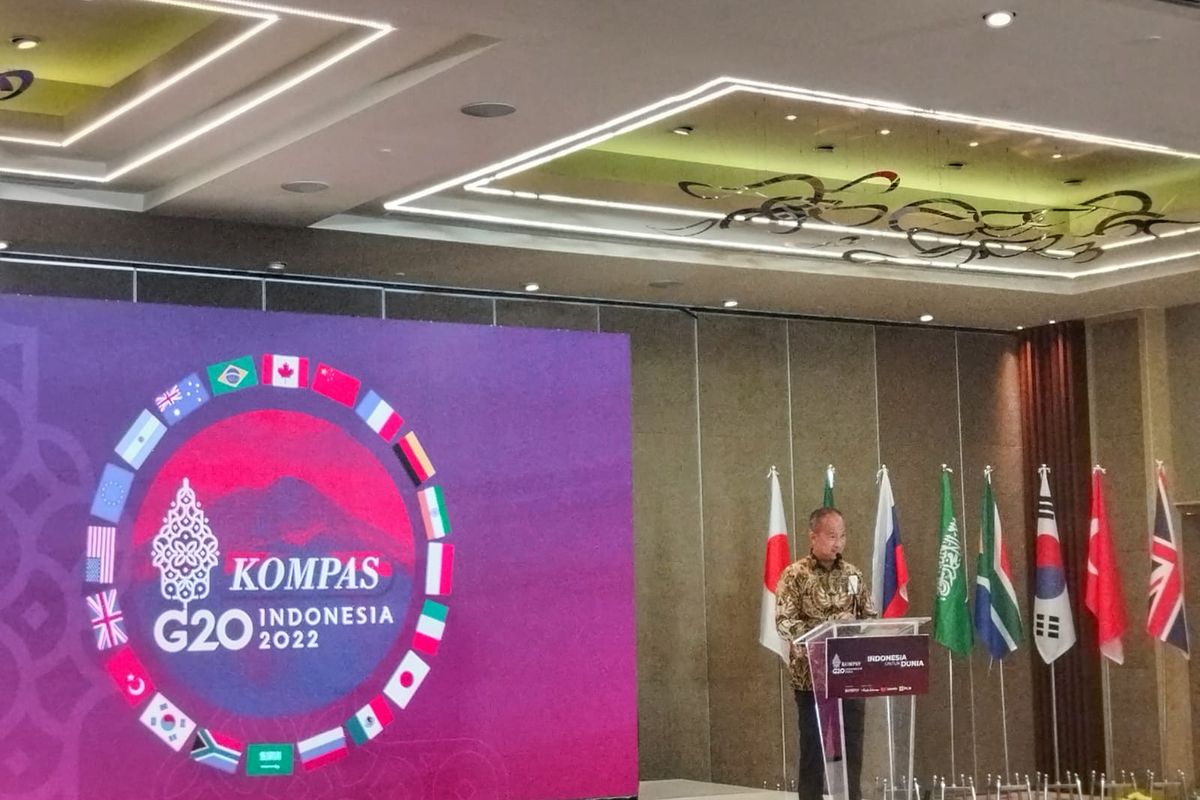 Menteri Perindustrian Agus Gumiwang Kartasasmita dalam acara 'gala dinner' rangkaian program G20 Kompas di Hotel Pullman, Jakarta Pusat, Rabu (19/10/2022). 