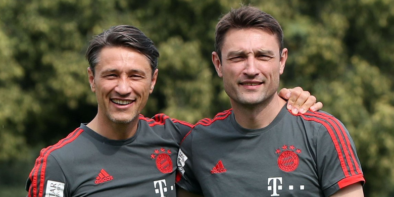 Mantan pelatih Bayern Muenchen Niko Kovac (kanan) bersama saudaranya sekaligus asisten pelatih Bayern Muenchen Robert Kovac (kiri)