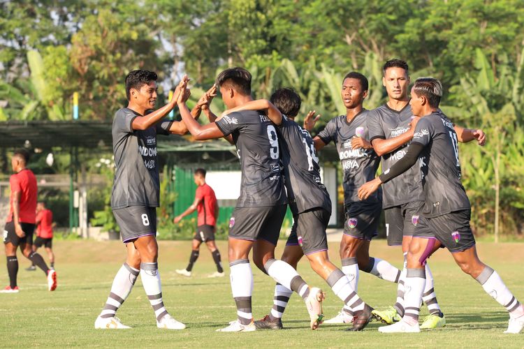 Uji coba Persita Tangerang versus Borneo FC di Yogyakarta, Selasa (8/6/2021) berakhir imbang 1-1 .