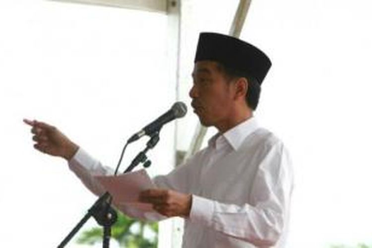 Presiden Joko Widodo (Jokowi) saat memberikan kata sambutan dalam peresmian Masjid Raya Mujahidin Kalbar, Pontianak, Kalimantan Barat, Selasa (20/1/2015). 
