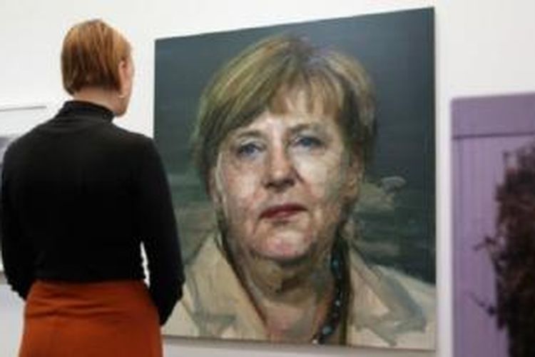 Kekerasan seksual di Cologne oleh pria pendatang semakin meningkatkan tekanan kepada Merkel. 