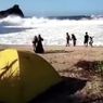 Viral Video Wisatawan Terempas Ombak di Pantai Jungwok Gunungkidul