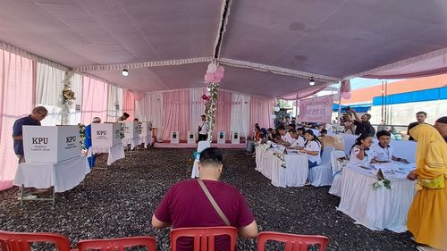 Suasana Valentine di TPS Gibran Rakabuming Raka..