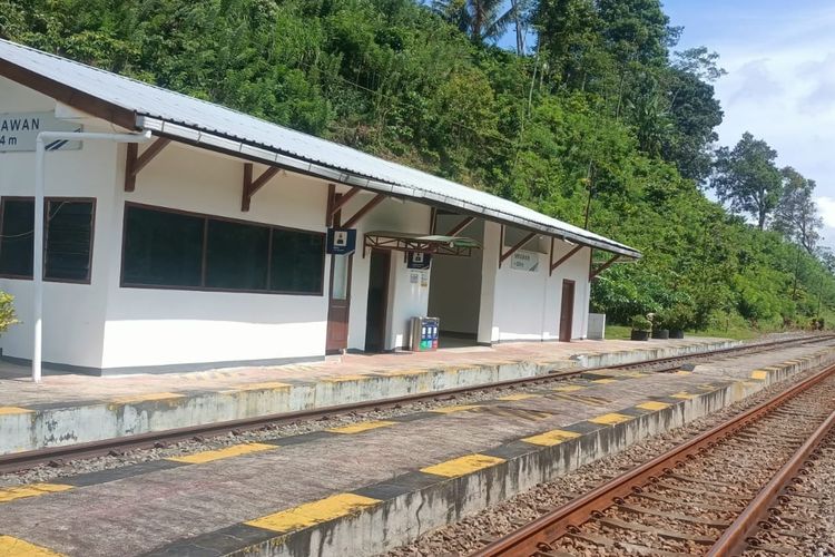 Stasiun Mrawan, stasiun tertinggi di wilayah Daerah Operasi (Daop) 9Jember dengan ketinggian 524 meter di atas permukaan laut. 