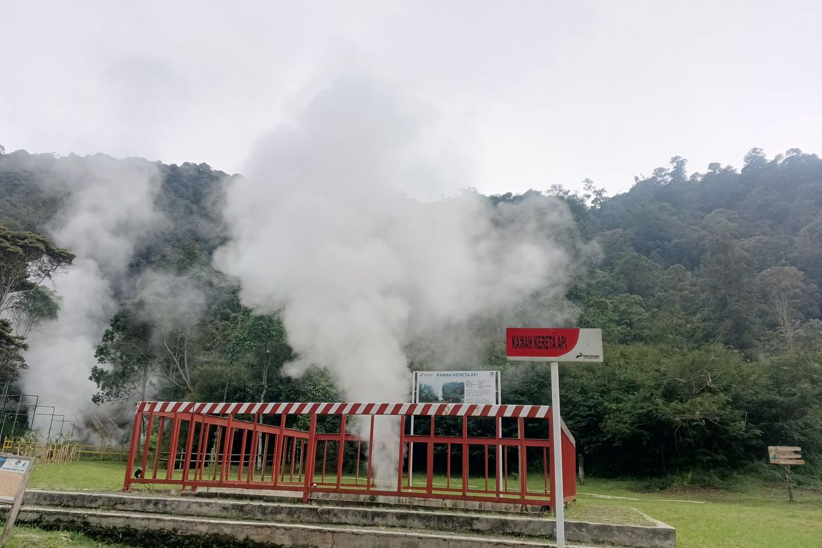 Kawah Kereta Api merupakan sumur panas bumi pertama di Indonesia, yang dibor sejak tahun 1926 dan masih aktif hingga saat ini.