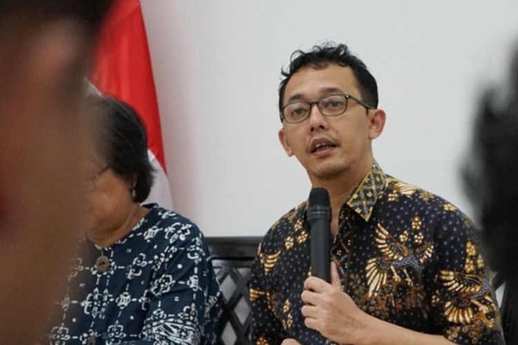 Komisioner Komisi Nasional Hak Asasi Manusia (Komnas HAM) Beka Ulung Hapsara saat memaparkan catatan Komnas HAM terkait debat pertama Pilpres, di kantor Komnas HAM, Menteng, Jakarta Pusat, Jumat (18/1/2019).