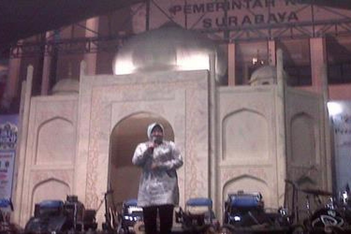 Wali Kota Surabaya Tri Rismaharini dalam acara Kilau Ramadhan Kompas di Surabaya, Minggu (21/8/2011).