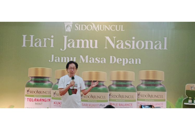 Direktur Sido Muncul Dr (HC) Irwan Hidayat memberikan sambutan dalam peringatan Hari Minum Jamu Nasional bertajuk ?Jamu Masa Depan? di Agrowisata Sido Muncul, Ungaran, Selasa (3/6/2025)