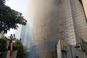 Kebakaran Proyek Gedung Bertingkat di Cikini Jakpus, Sejumlah Pekerja Dievakuasi