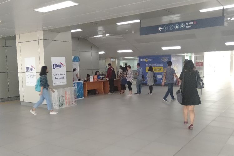 Suasana Stasiun MRT Lebak Bulus Jakarta Selatan pada hari pertama pemberlakuan tarif normal, Senin (13/5/2019).