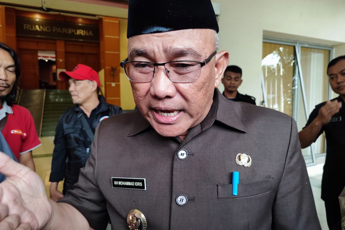 Wali Kota Depok Mohammad Idris usai menghadiri rapat Paripurna di DPRD Depok, Jawa Barat pada Rabu (22/11/2023).