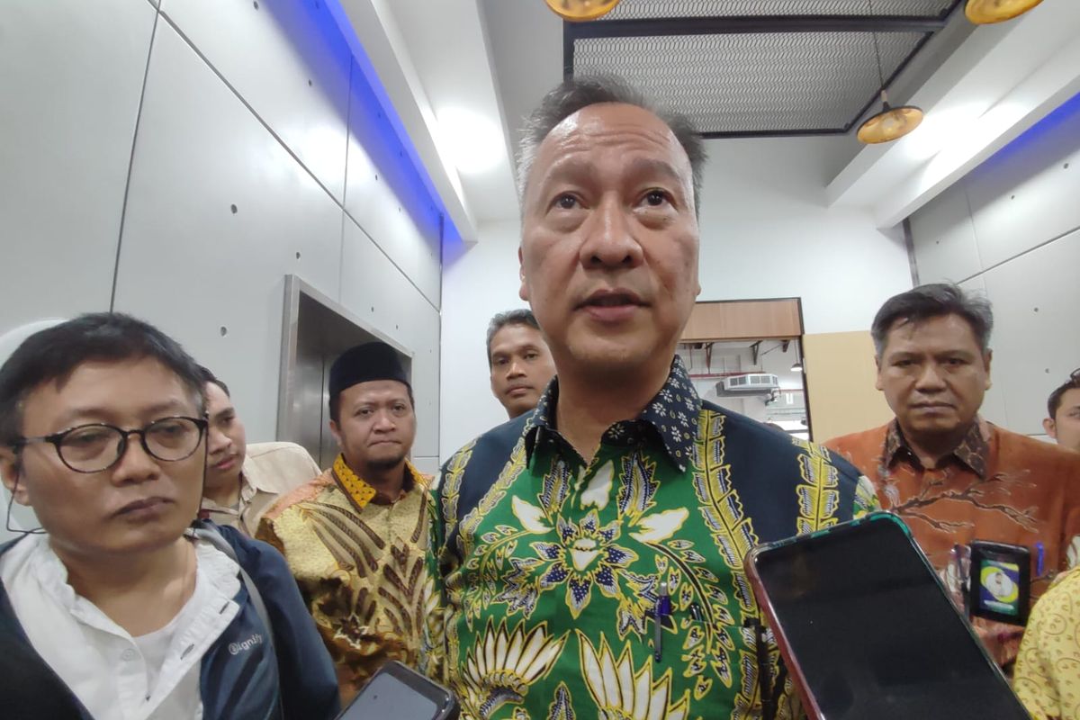 Menteri Perindustrian (Menperin) Agus Gumiwang Kartasasmita saat ditemui di Gedung PIDI 4.0, Jakarta Barat, Selasa (29/8/2023).