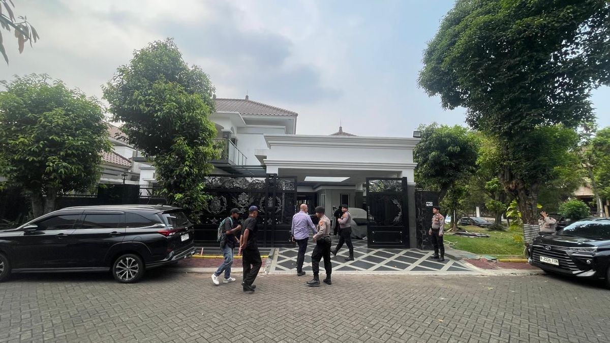 A Look Inside the Home of Ipda Yayat Intelkam in Raffles Hills Depok Searched by the KPK