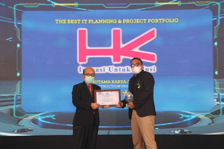 Hutama Karya memborong 4 penghargaan dalam ajang Digitech Award
yang diselenggarakan oleh iTech dari PT Media Madani Ultima yakni The Best Transformation
& Digital Innovation, The Best IT Planning & Project Portfolio, The Best Chief Information
Technology Officer yang ditujukan untuk Direktur Operasi I Hutama Karya Novias Nurendra,
dan The Best Corporate Secretary Digital Transformation. 