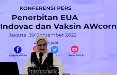 Kepala Badan Pengawas Obat dan Makanan (BPOM) Penny K. Lukito saat menjelaskan izin edar untuk Vaksin Indovac dan Vaksin AWcorna secara daring di Gedung BPOM, Jakarta, Jumat (30/9/202). 