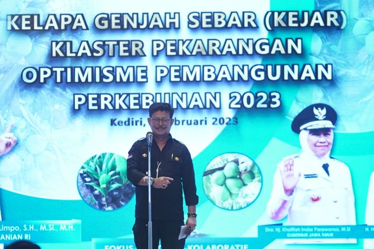 Menteri Pertanian (Mentan) Syahrul Yasin Limpo (SYL) melaksanakan penanaman kelapa genjah di Kabupaten Kediri, Jawa Timur (Jatim), Kamis (9/2/2023).
