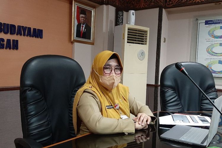 Kepala Dinas Pendidikan dan Kebudayaan Jawa Tengah, Uswatun Hasanah di kantornya, Senin (7/2/2022).