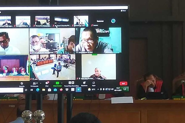 Para saksi dalam kasus pembangunan Masjid Sriwijaya dihadirkan secara virtual di Pengadilan Negeri Palembang, Senin (8/11/2021).
