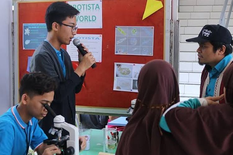 Fatih Bilingual School Banda Aceh menggelar Science, Technology, Engineering, Mathematics, and Social Studies (STEMS) Expo pada Jumat-Sabtu, (25-26/20 2019) di lingkungan sekolah, Lamlagang, Banda Aceh.