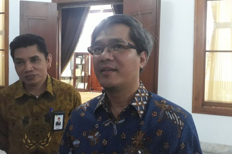 General Manager PT Perusahaan Listrik Negara Distribusi Jawa Timur, Bob Saril