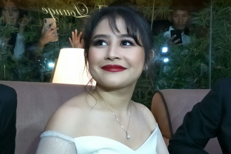 Prilly Latuconsina dalam jumpa pers di kawasan Epicentrum, Kuningan, Jakarta Selatan, Selasa (24/9/2019).